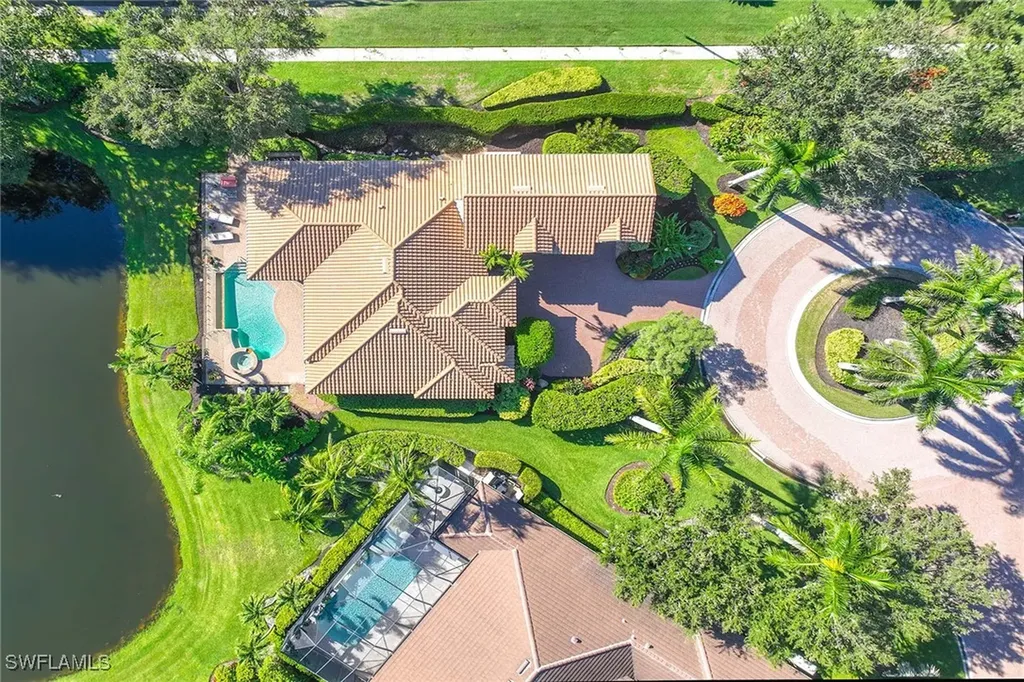 8752 Muirfield Drive Naples FL 34109