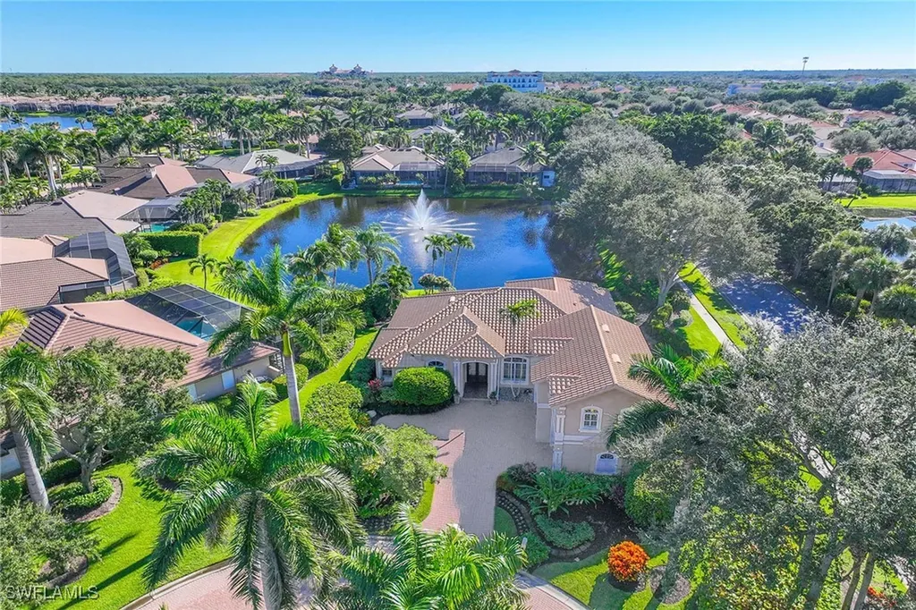 8752 Muirfield Drive Naples FL 34109