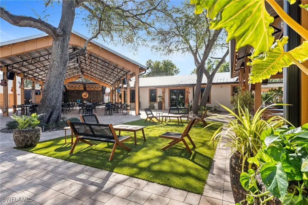 9817 Pennsylvania Avenue Bonita Springs FL 34135