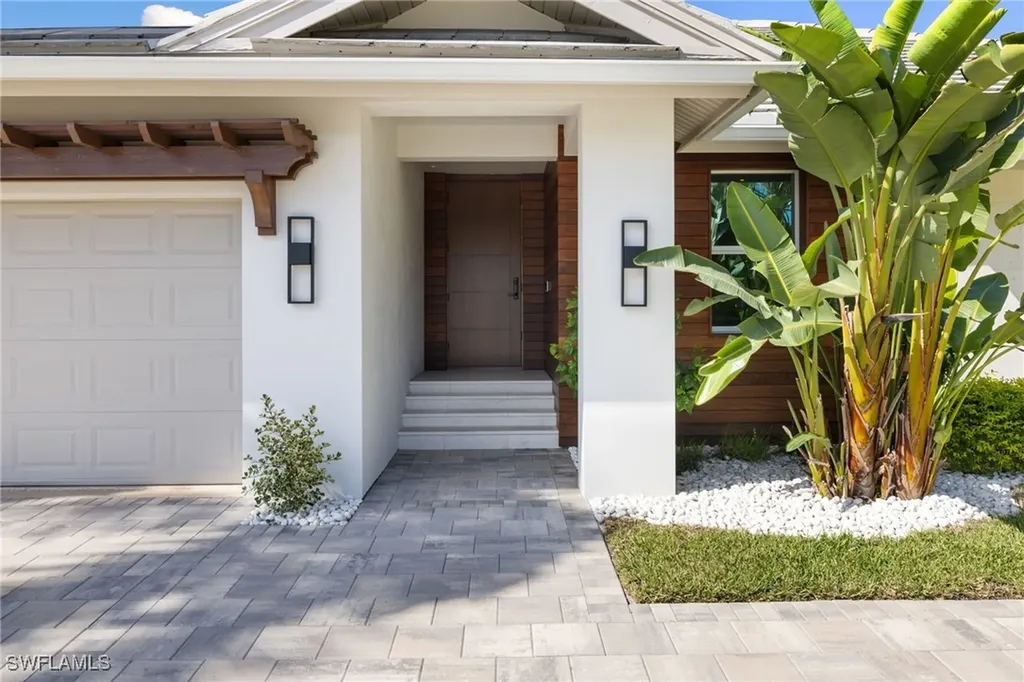 72 N Barfield Drive Marco Island FL 34145
