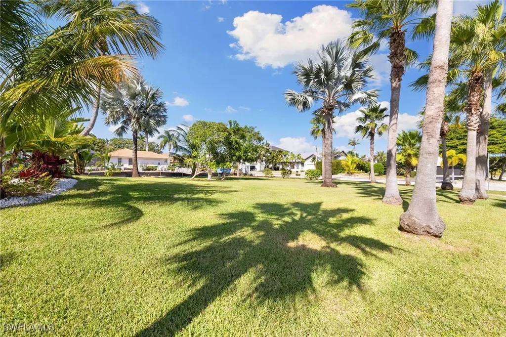 72 N Barfield Drive Marco Island FL 34145
