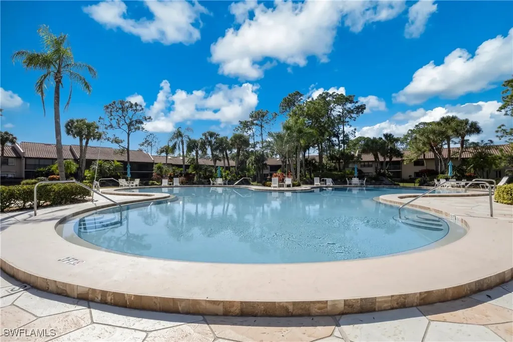 3243 Horse Carriage Way Naples FL 34105