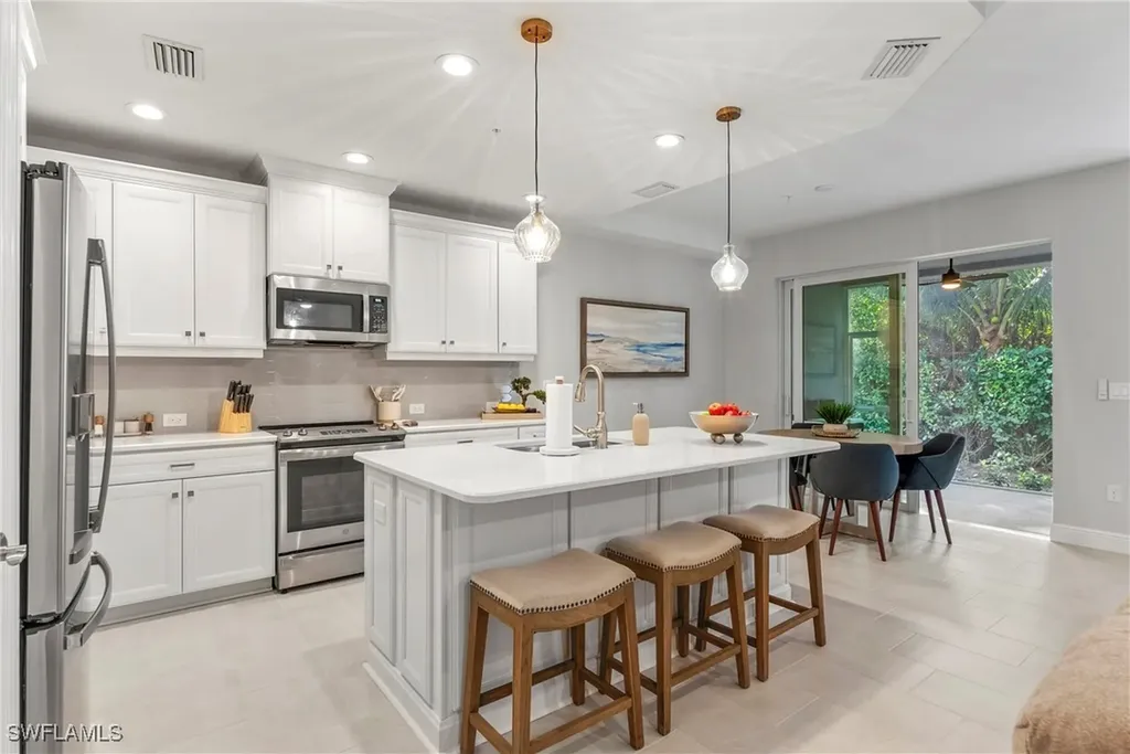 2640 Seychelles Circle Naples FL 34112