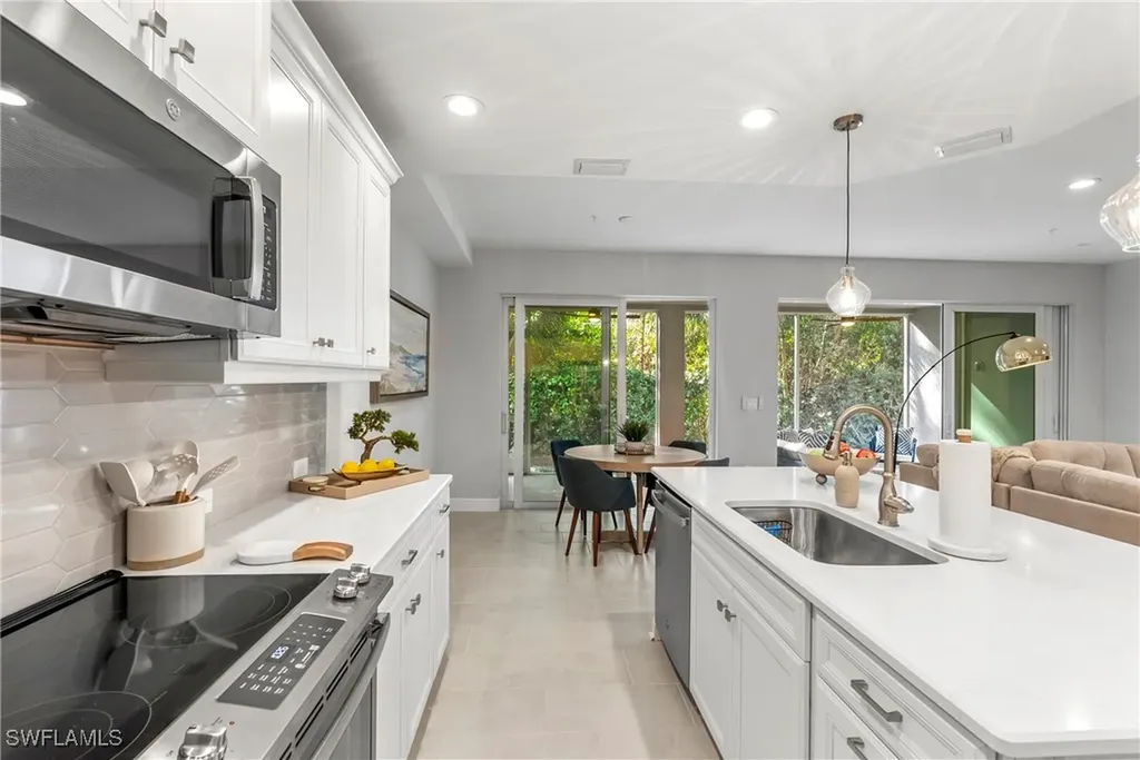 2640 Seychelles Circle Naples FL 34112