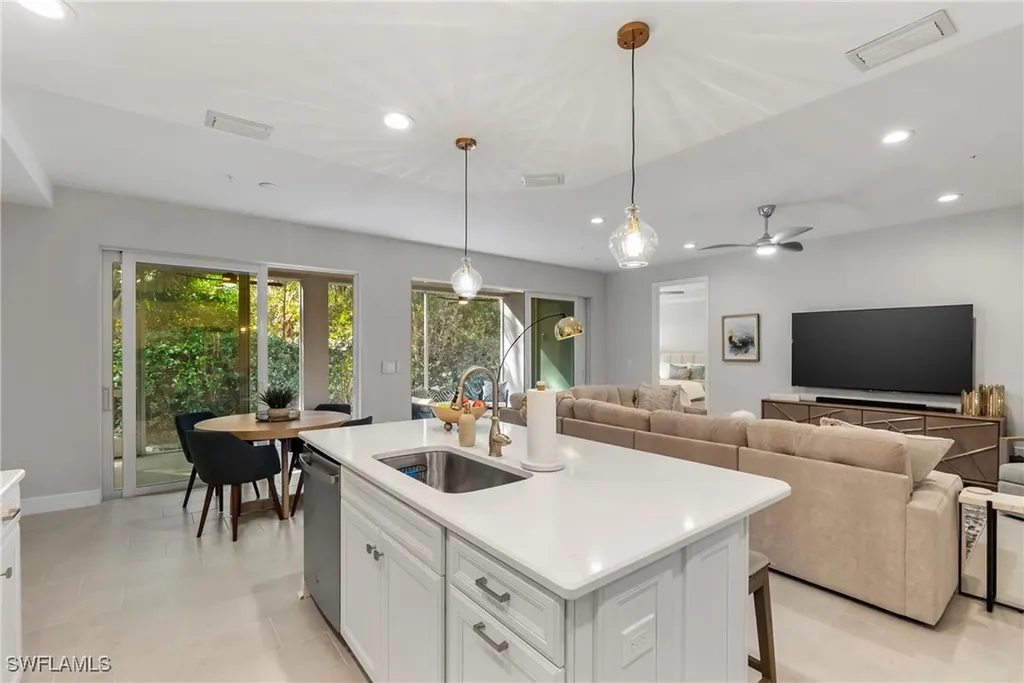 2640 Seychelles Circle Naples FL 34112