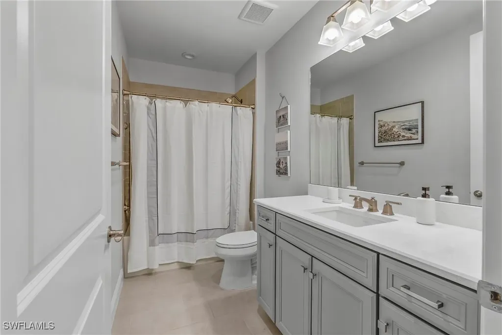 2640 Seychelles Circle Naples FL 34112