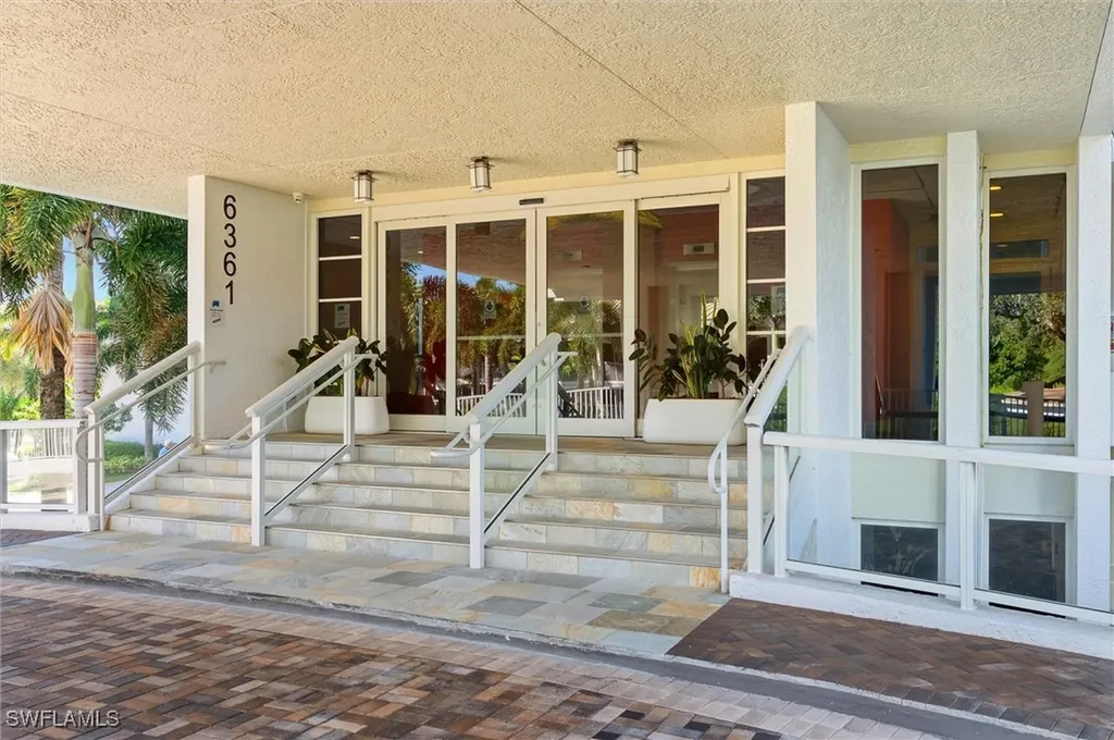 6361 Pelican Bay Boulevard Naples FL 34108
