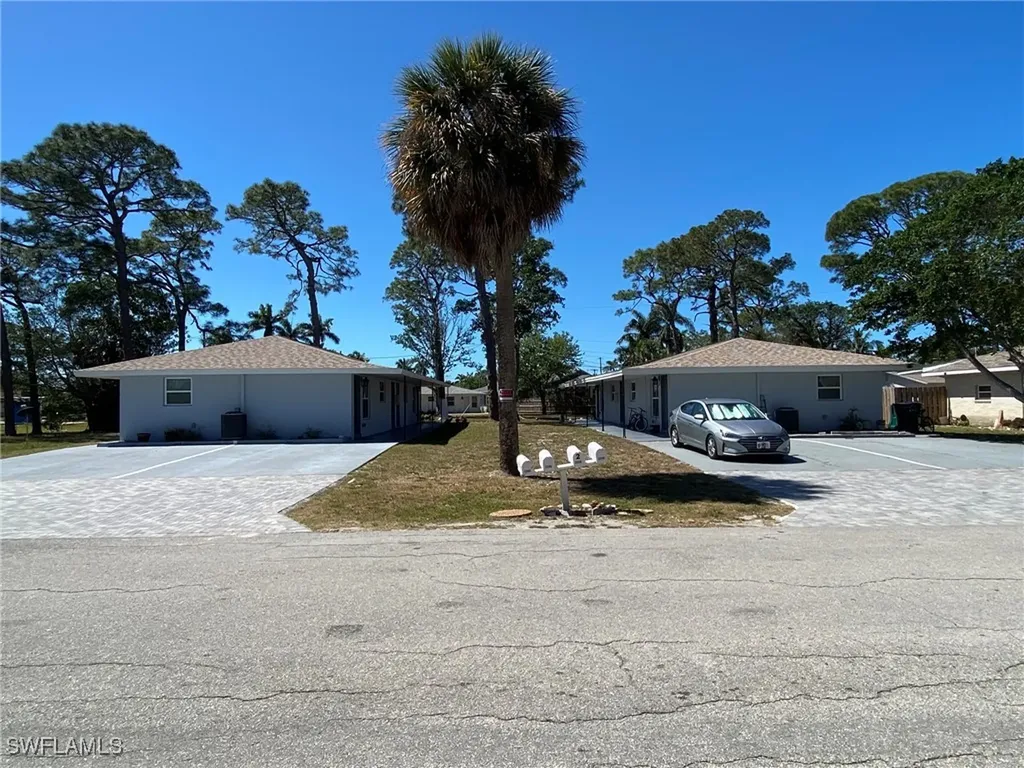 2264 Washington Avenue Naples FL 34112