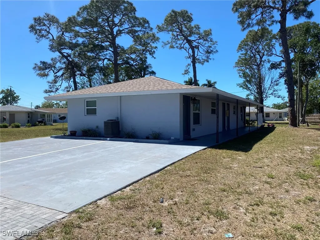 2264 Washington Avenue Naples FL 34112