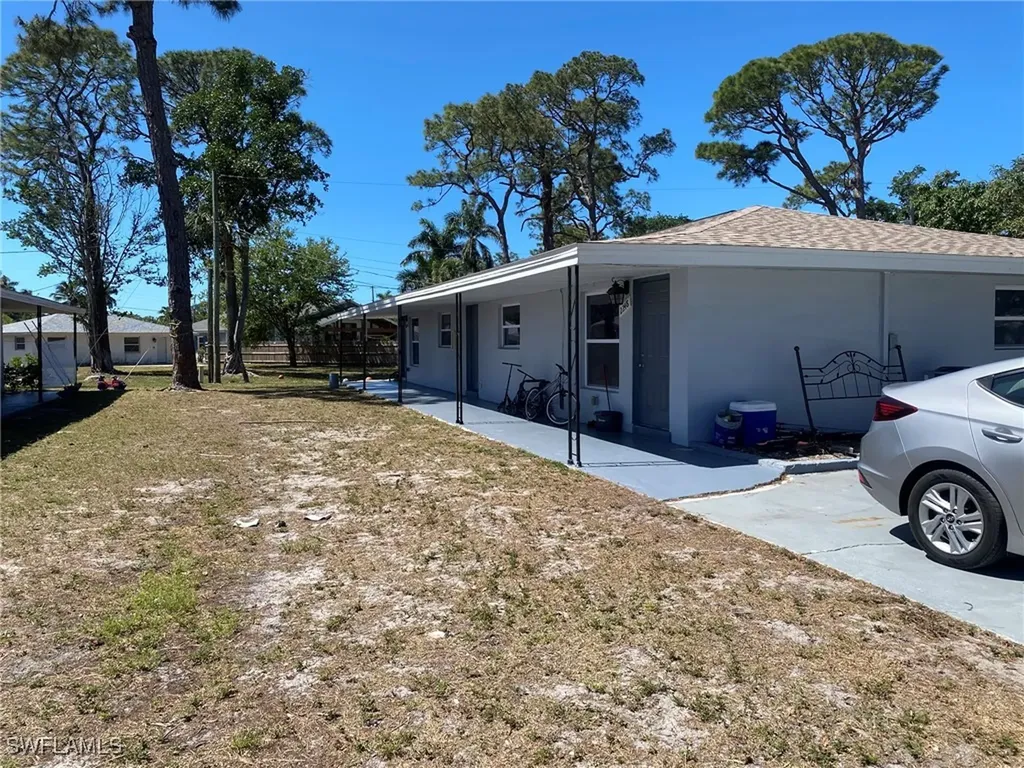 2264 Washington Avenue Naples FL 34112