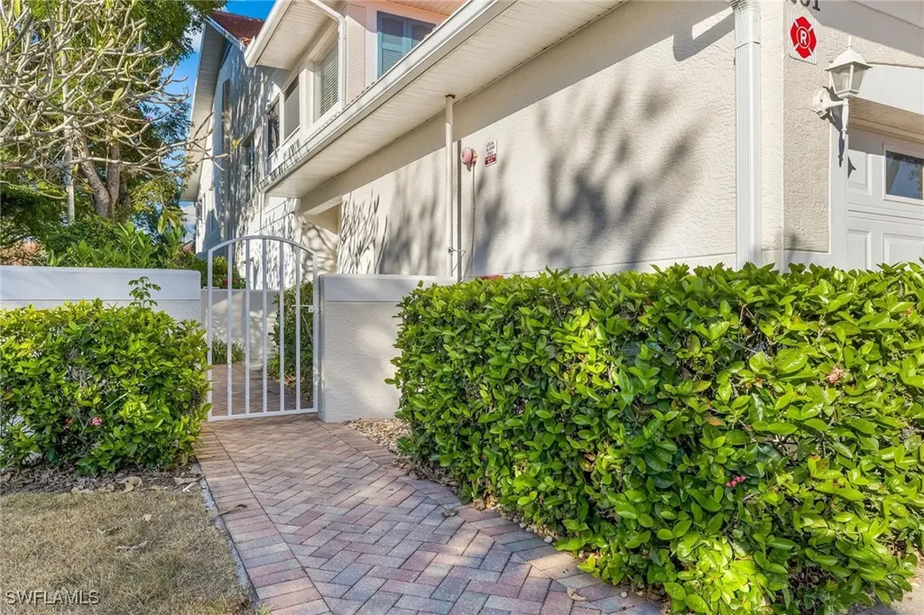 5115 Cedar Springs Drive Naples FL 34110