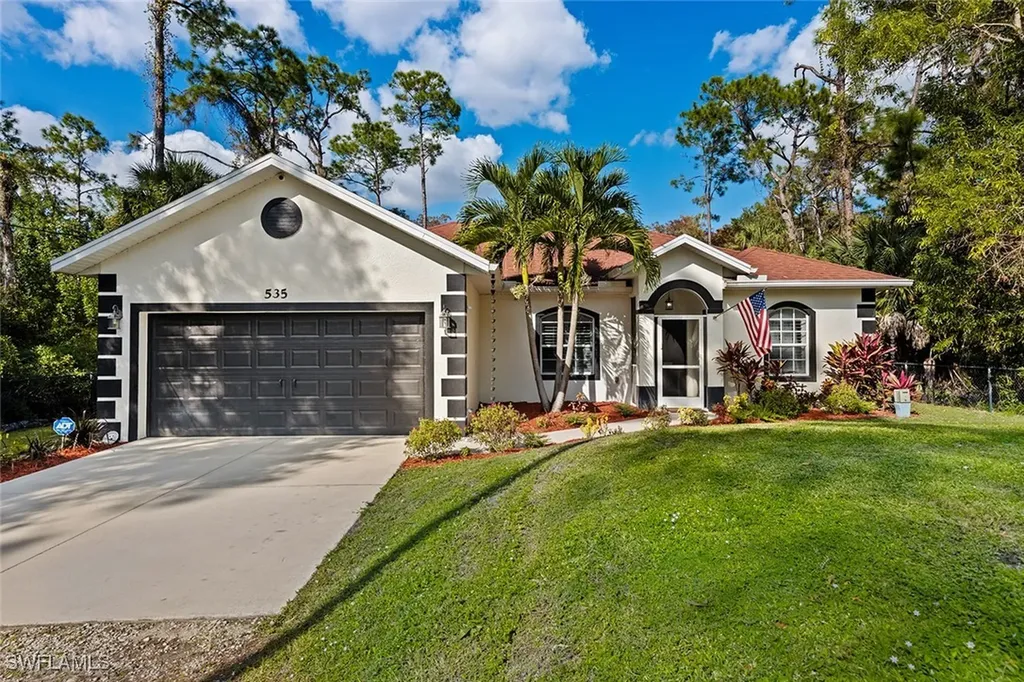 535 33rd Avenue NE Naples FL 34120
