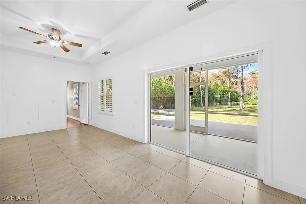535 33rd Avenue NE Naples FL 34120