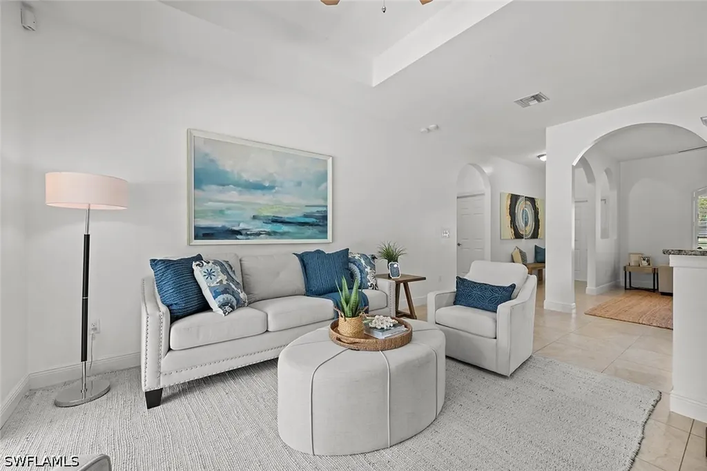 535 33rd Avenue NE Naples FL 34120