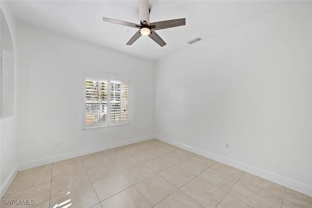 535 33rd Avenue NE Naples FL 34120
