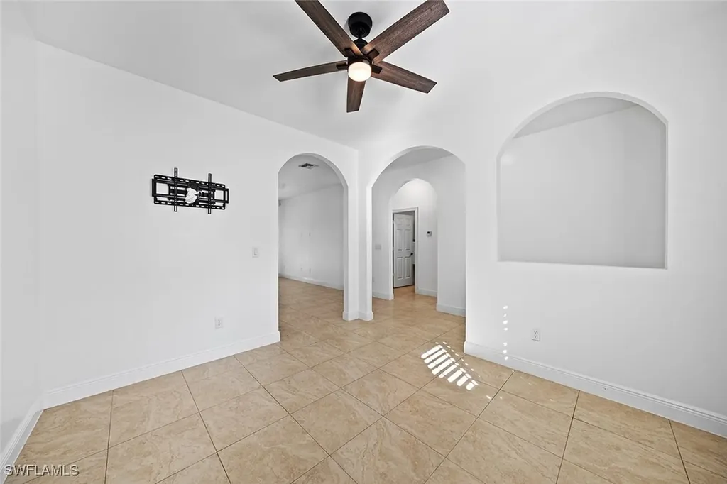 535 33rd Avenue NE Naples FL 34120