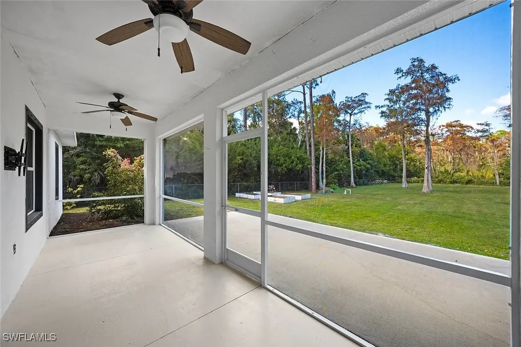 535 33rd Avenue NE Naples FL 34120