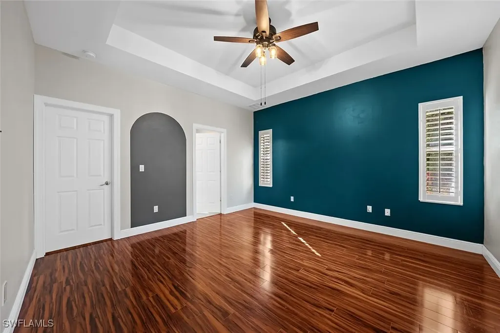 535 33rd Avenue NE Naples FL 34120