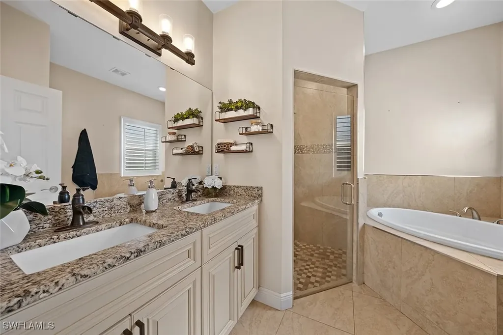 535 33rd Avenue NE Naples FL 34120