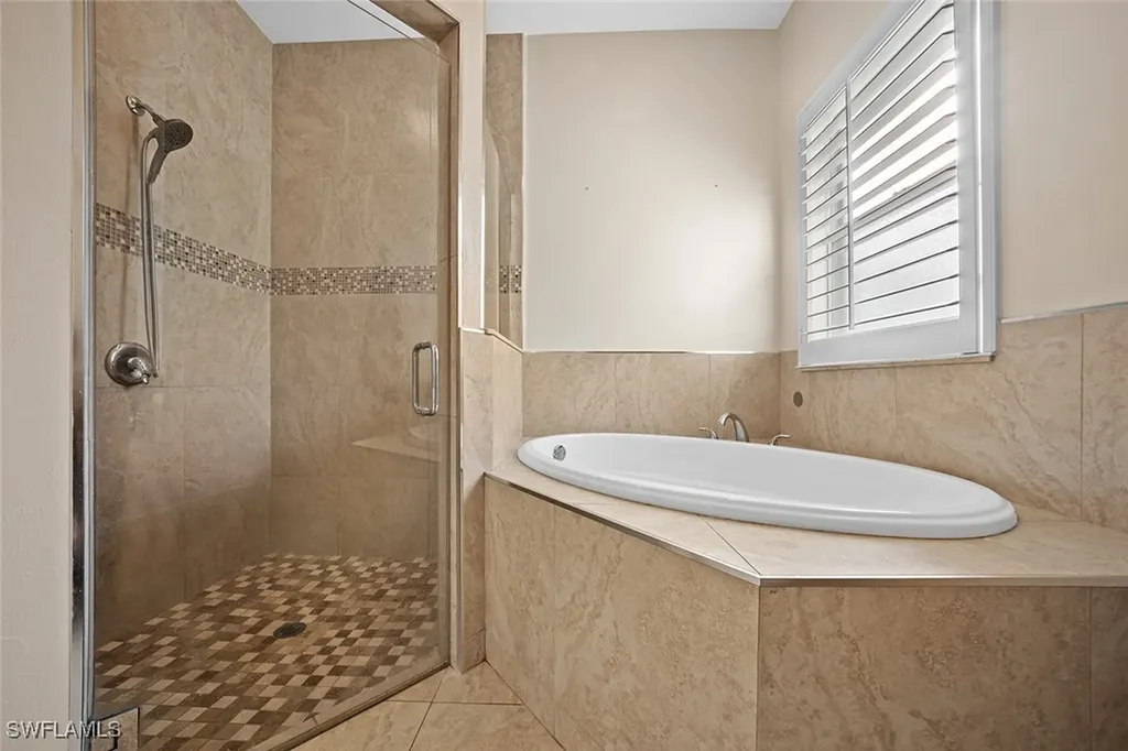 535 33rd Avenue NE Naples FL 34120