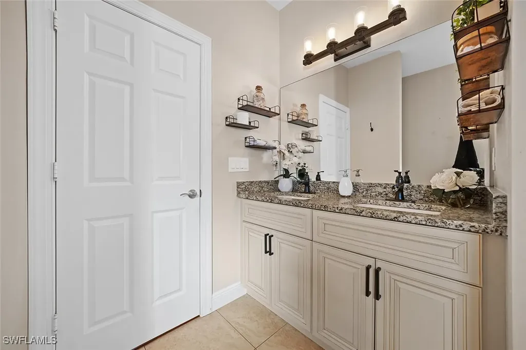 535 33rd Avenue NE Naples FL 34120