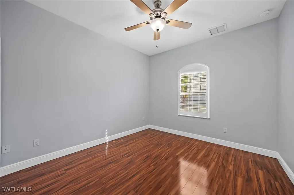 535 33rd Avenue NE Naples FL 34120