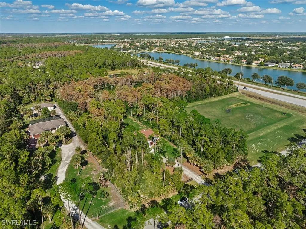 535 33rd Avenue NE Naples FL 34120
