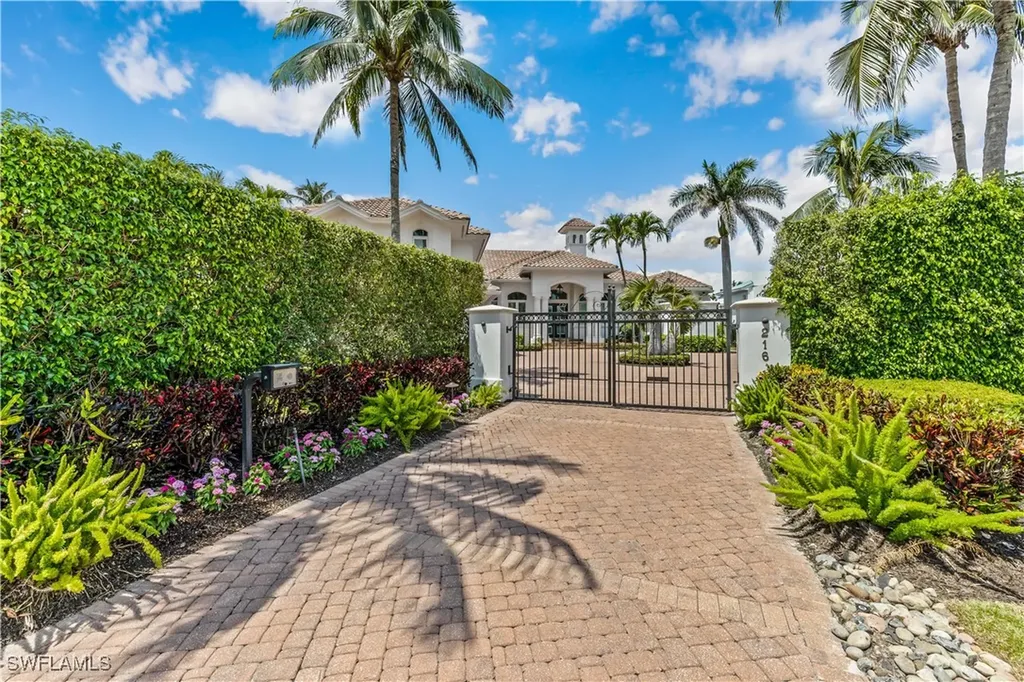 216 Spring Line Drive Naples FL 34102-5053