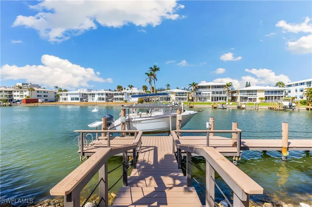 216 Spring Line Drive Naples FL 34102-5053