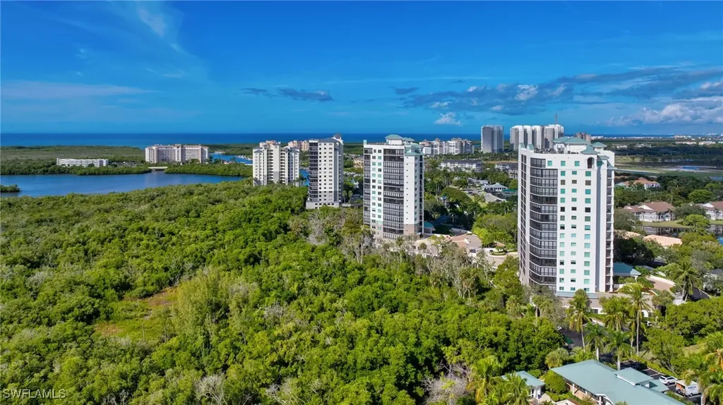 455 Cove Tower Drive Naples FL 34110