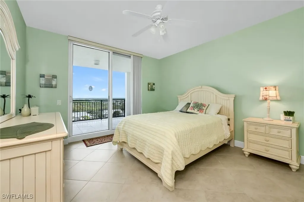 455 Cove Tower Drive Naples FL 34110