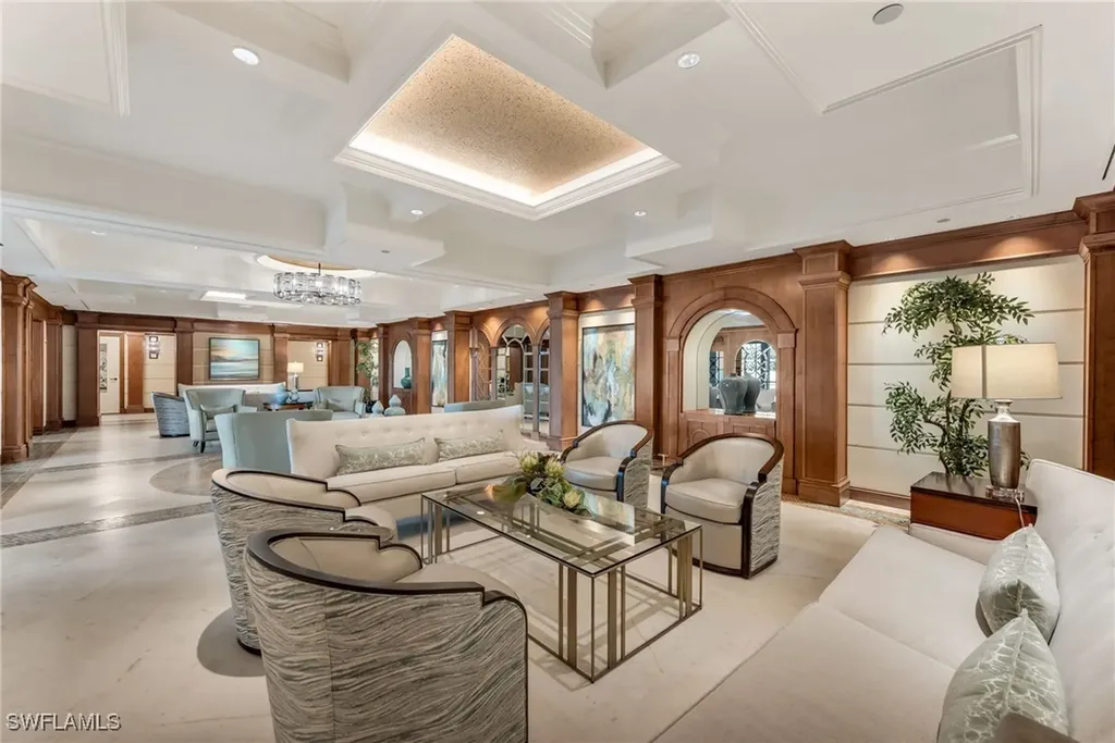 455 Cove Tower Drive Naples FL 34110