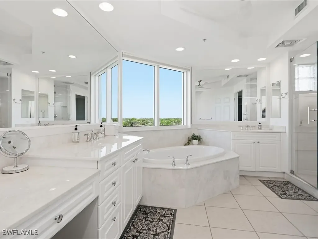 445 Cove Tower Drive Naples FL 34110