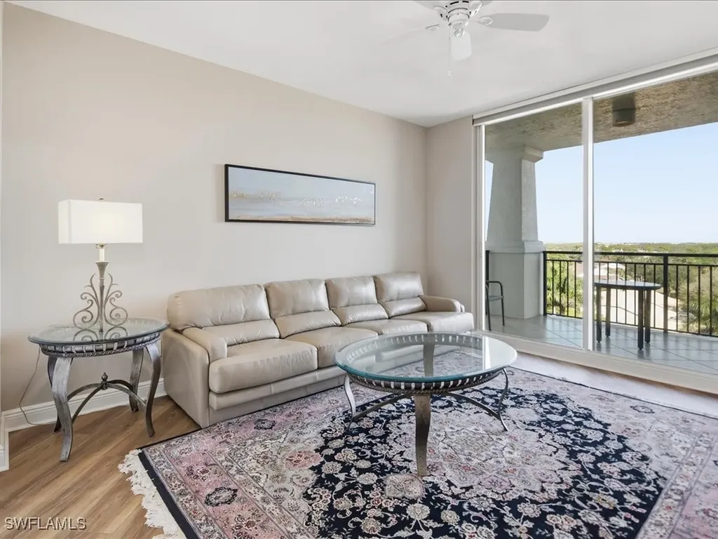 445 Cove Tower Drive Naples FL 34110