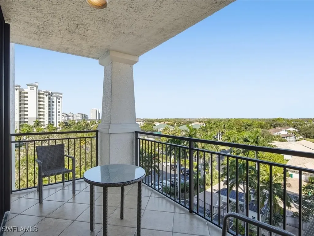 445 Cove Tower Drive Naples FL 34110