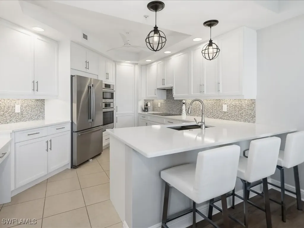 445 Cove Tower Drive Naples FL 34110