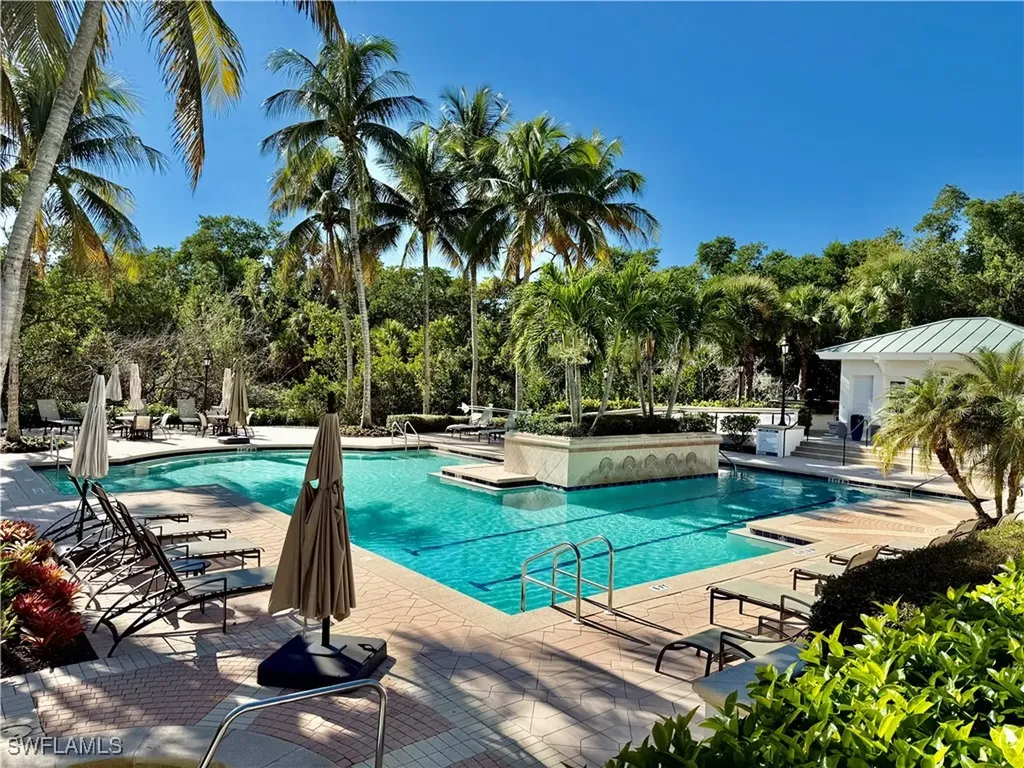 445 Cove Tower Drive Naples FL 34110