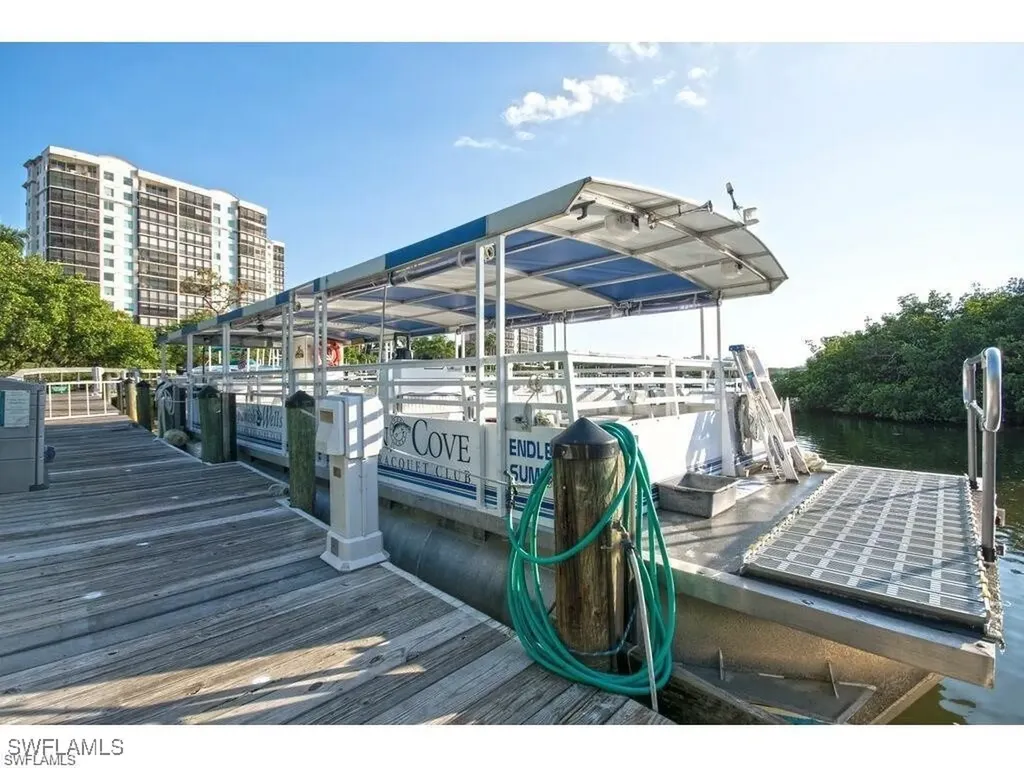 445 Cove Tower Drive Naples FL 34110