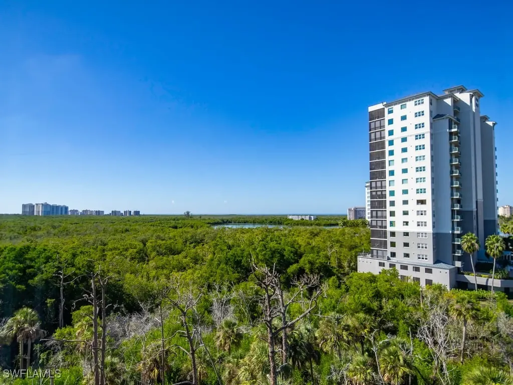 445 Cove Tower Drive Naples FL 34110