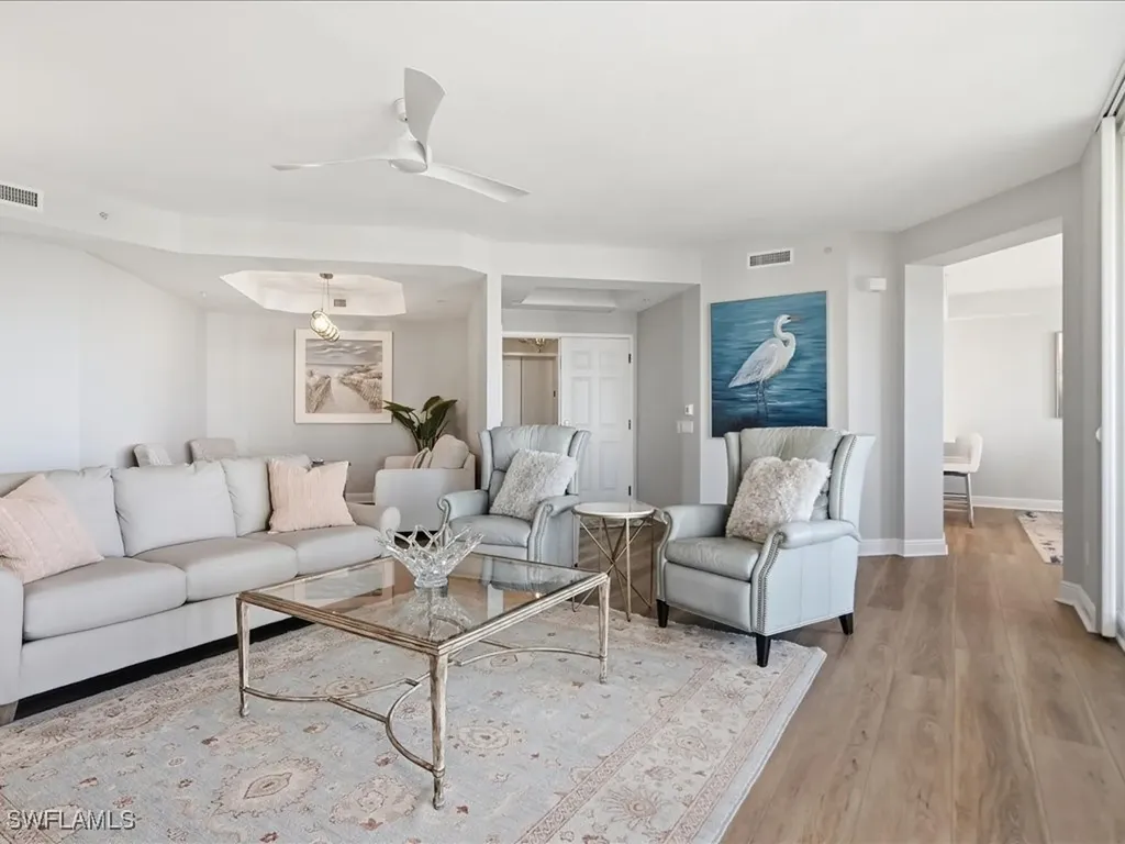 445 Cove Tower Drive Naples FL 34110