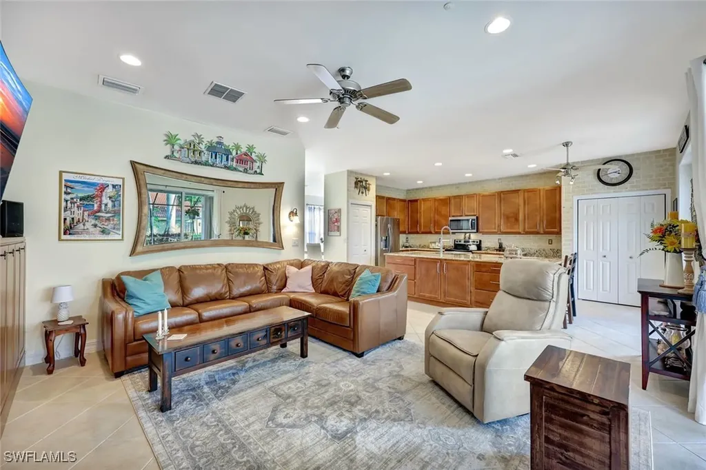 1614 Triangle Palm Terrace Naples FL 34119