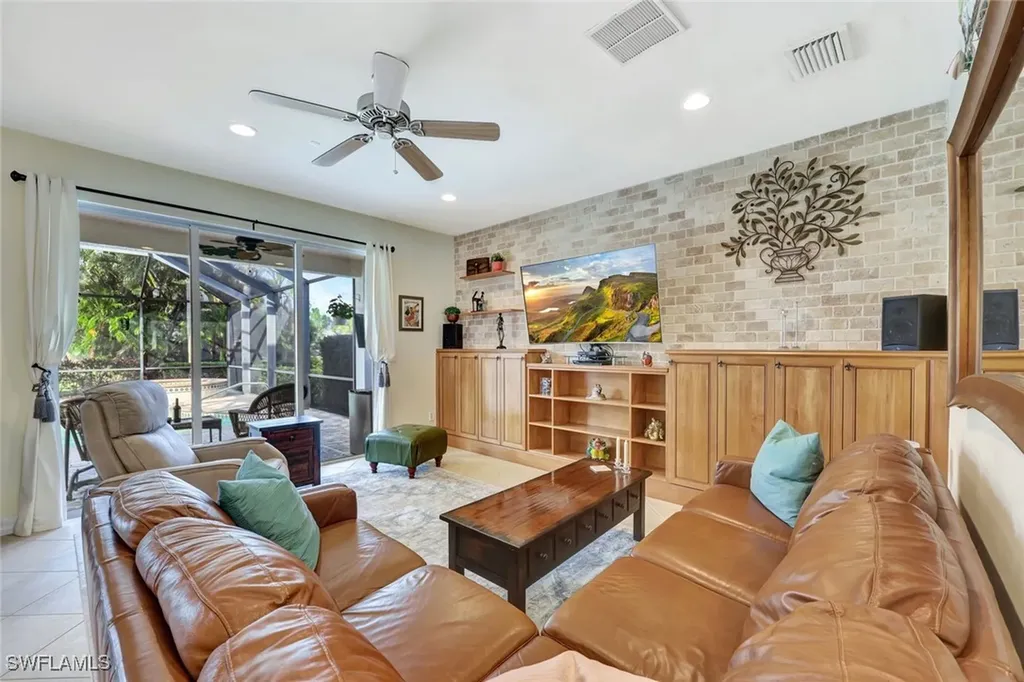 1614 Triangle Palm Terrace Naples FL 34119