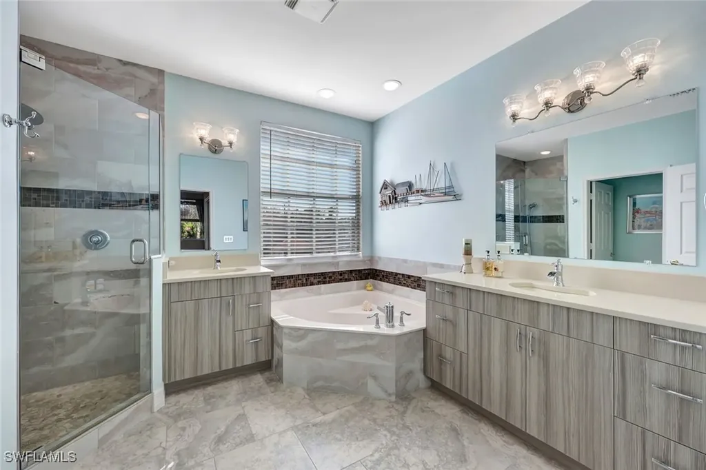 1614 Triangle Palm Terrace Naples FL 34119