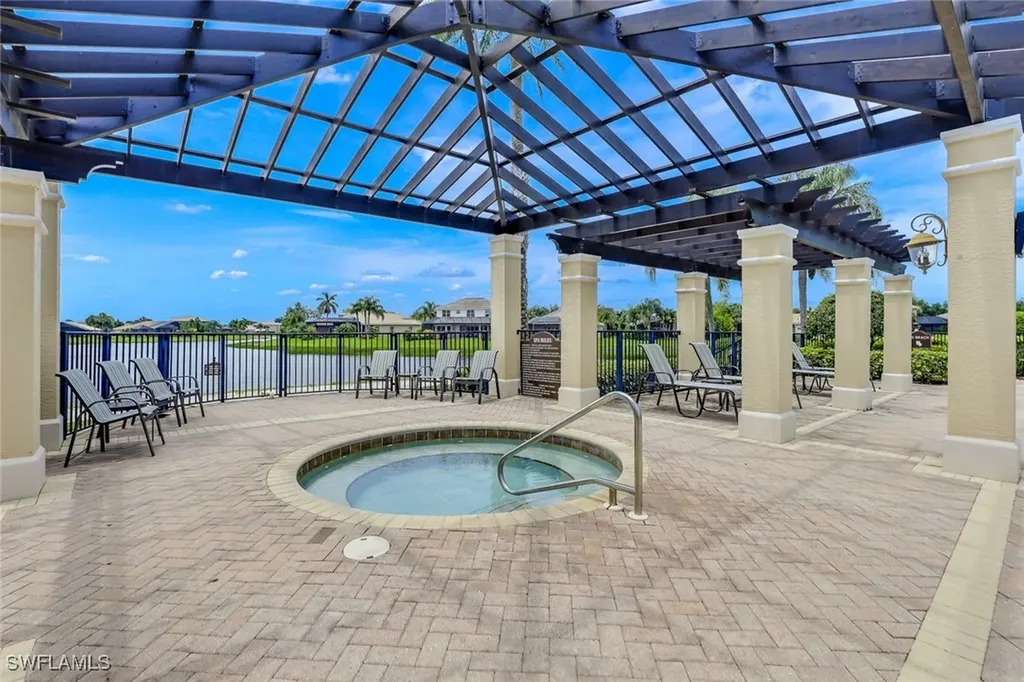 1614 Triangle Palm Terrace Naples FL 34119