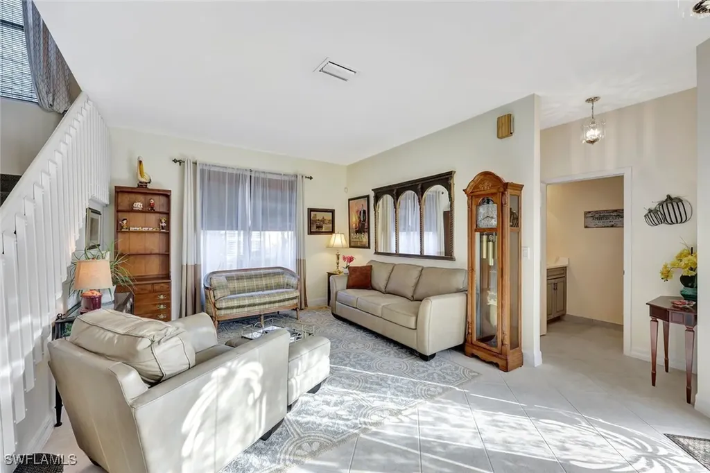 1614 Triangle Palm Terrace Naples FL 34119