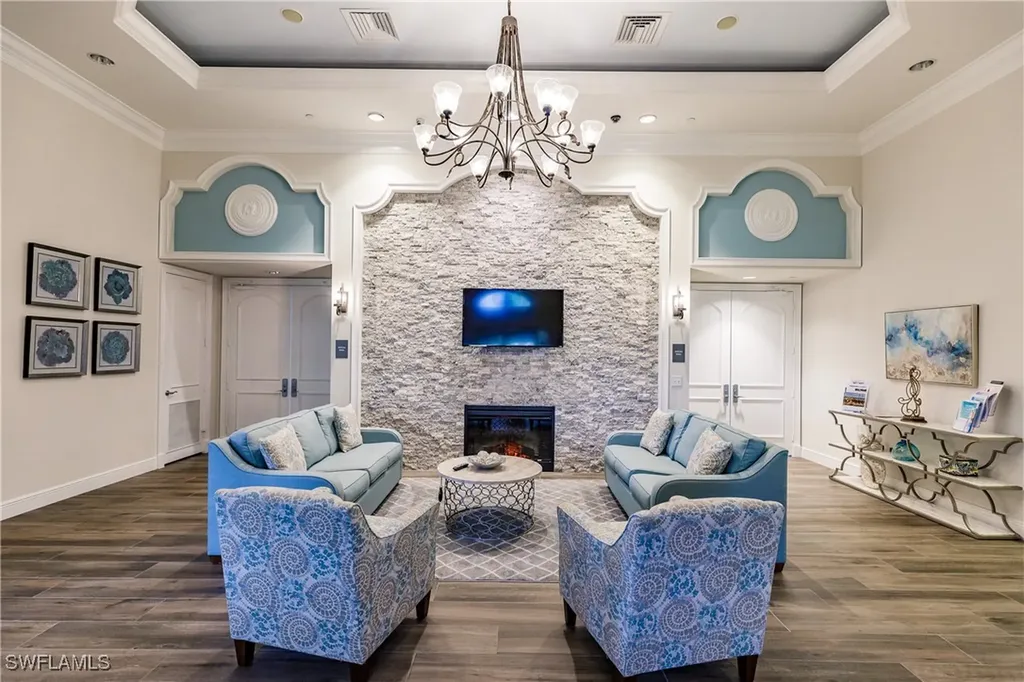 1614 Triangle Palm Terrace Naples FL 34119