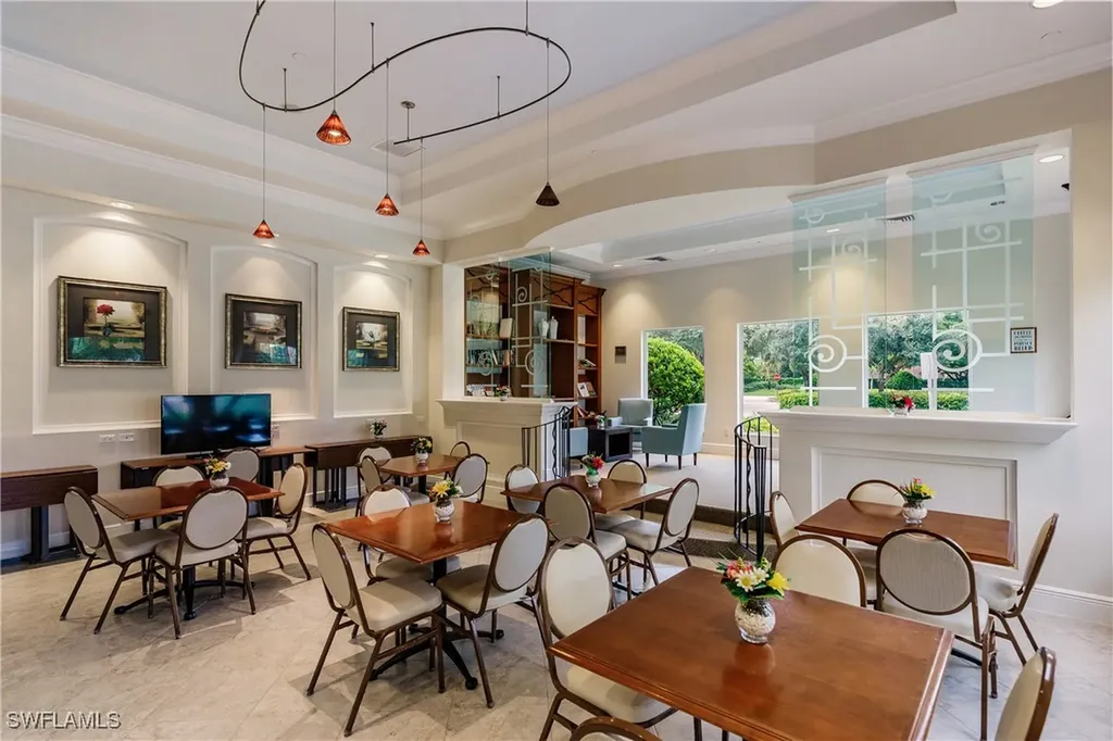 1614 Triangle Palm Terrace Naples FL 34119