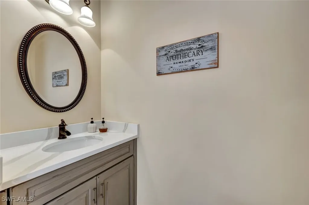 1614 Triangle Palm Terrace Naples FL 34119