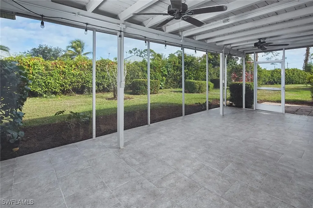 18 Lanai Circle Naples FL 34112