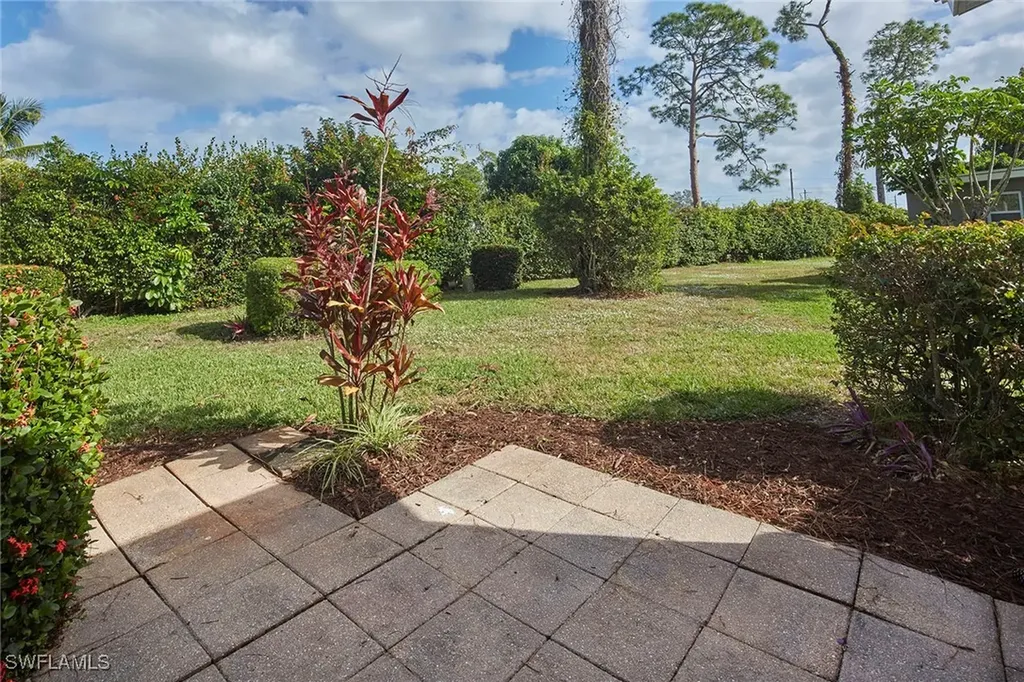 18 Lanai Circle Naples FL 34112